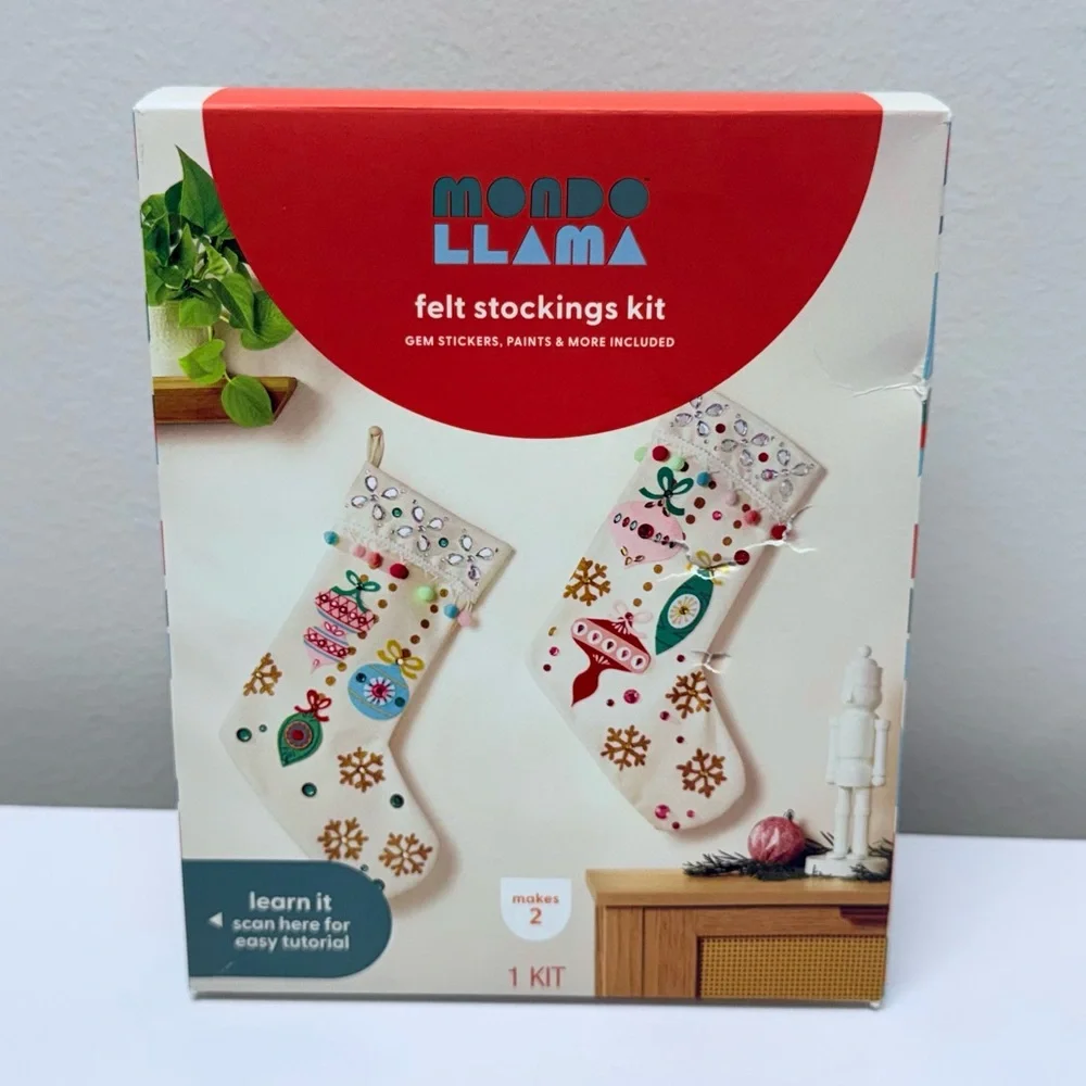 Mondo Llama Christmas Craft 2ct Embellished Felt Stocking Decorating Kit, New!